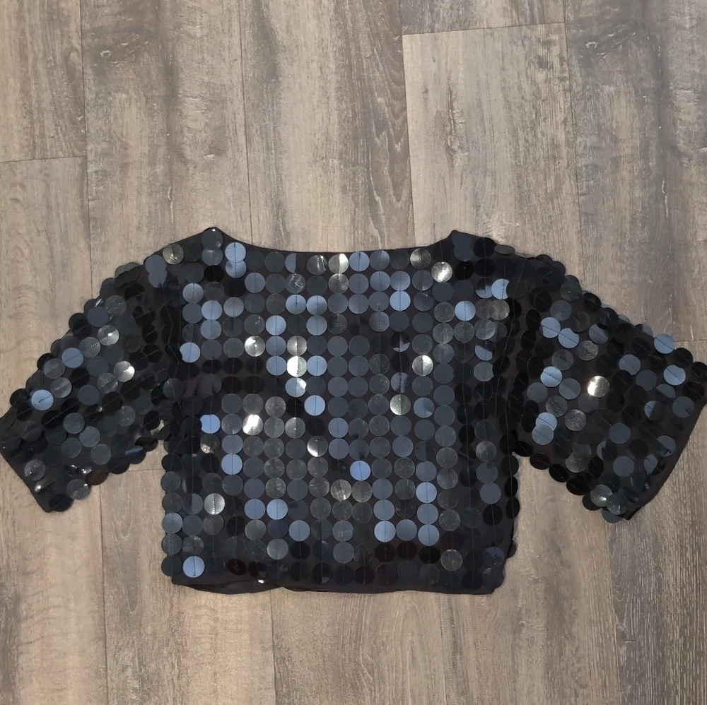 *NWT* Lovers + Friends Sequin Boxy Party Crop - Picture 5 of 6